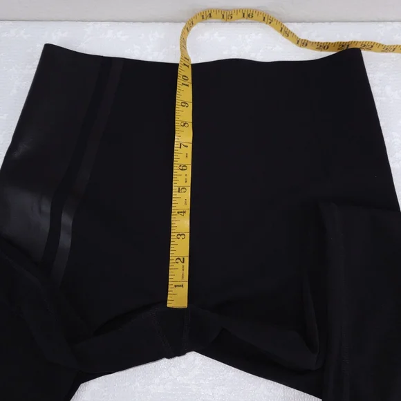 SPANX Every Wear Gloss Side Stripe Leggings - Picture 7 of 7